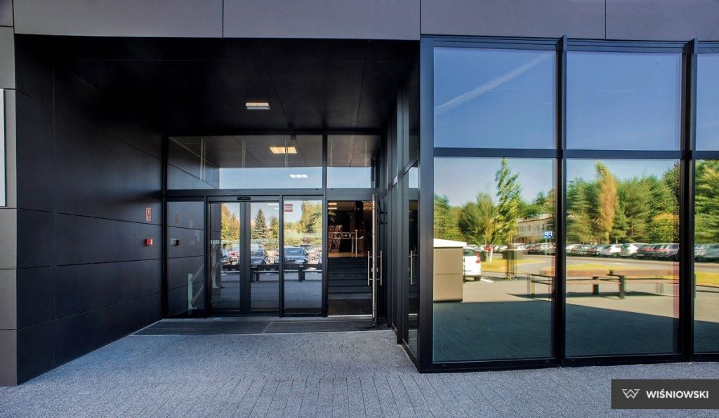Aluminiumsfasader – Wiśniowski, levert av Portmann AS