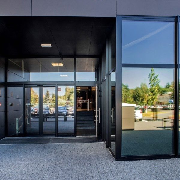 Aluminiumsfasader – Wiśniowski, levert av Portmann AS